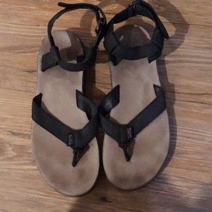 Women’s tevas